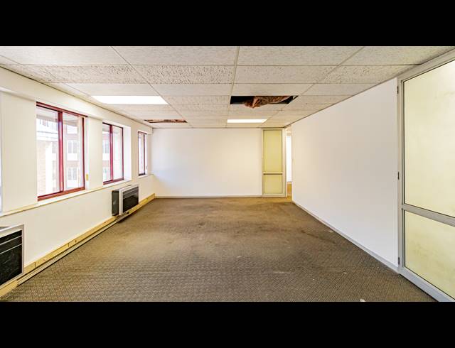 393M² OFFICE TO LET IN FERNDALE